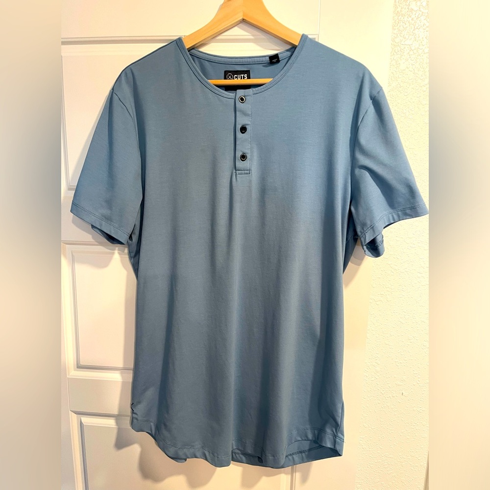 Men’s Cuts Short Sleeve Curve Hem Henley